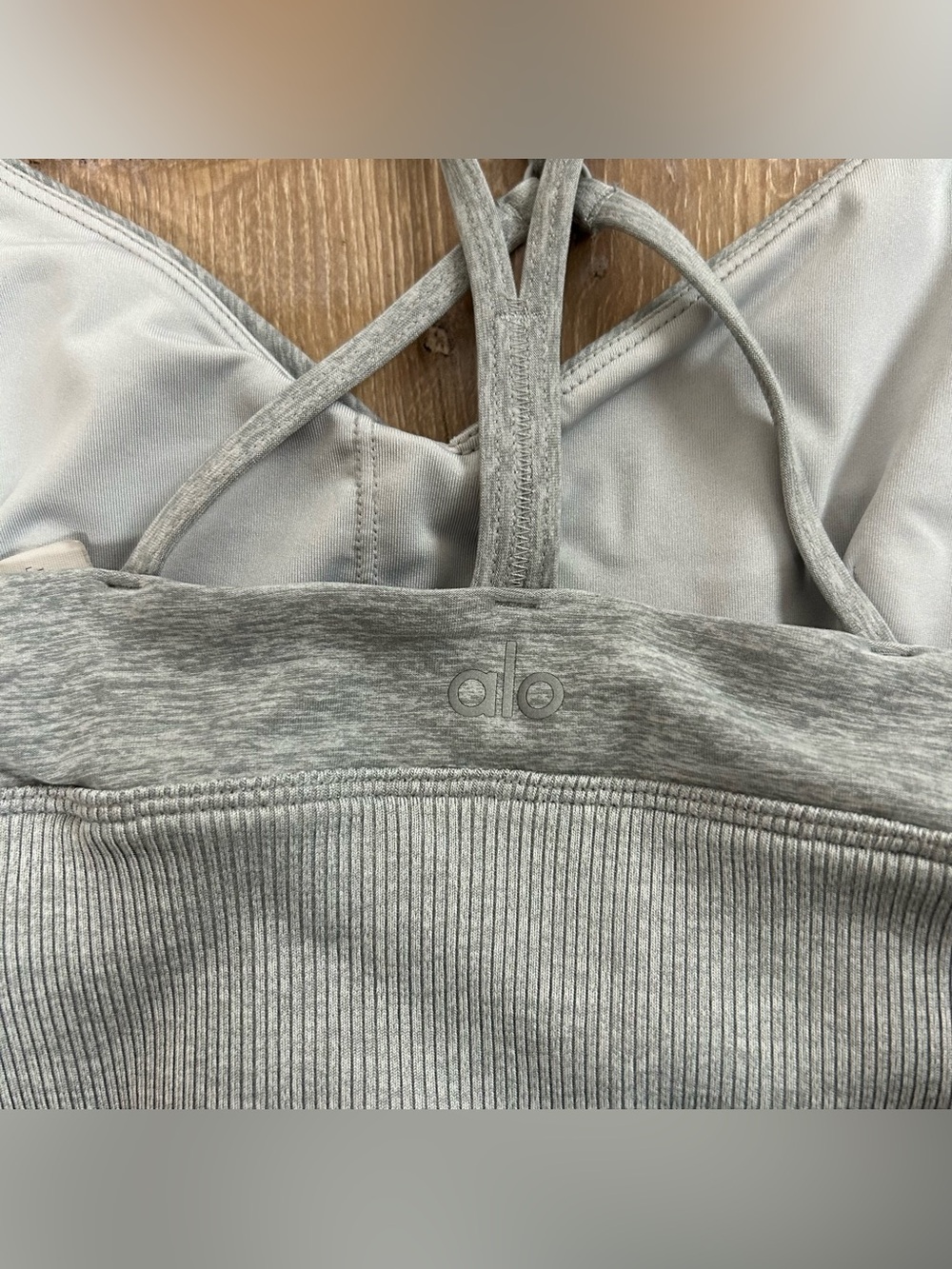 Alo Yoga Alosoft Lavish Bra Light Grey Size Small - Picture 5 of 8